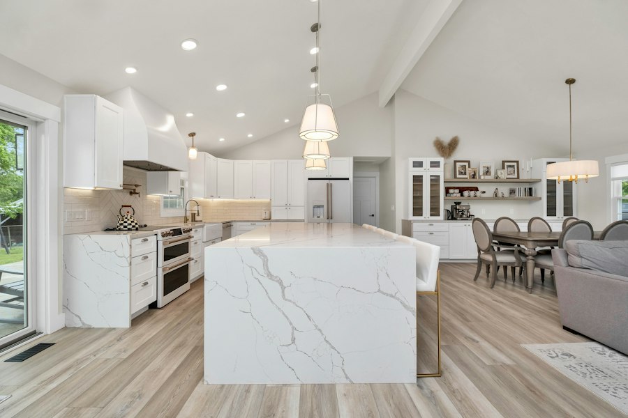 Kitchen with centre island